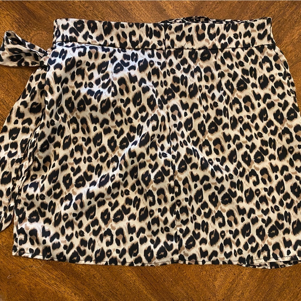Leopard Mini Skirt With Tie Side - Picture 2 of 3